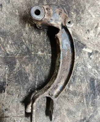 Audi A4 S4 B8 8K Lower shock absorber bracket 8K0413K