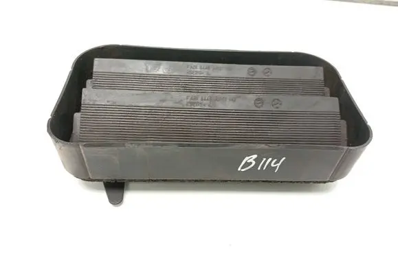 Peugeot RCZ Quarter panel pressure vent 9658246080