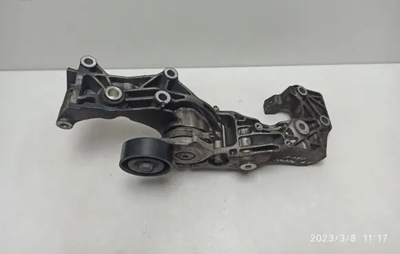 Opel Mokka Generator/alternator bracket 552805357