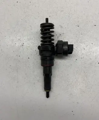 Volkswagen PASSAT B5 Fuel injector 038130073F 0414720007
