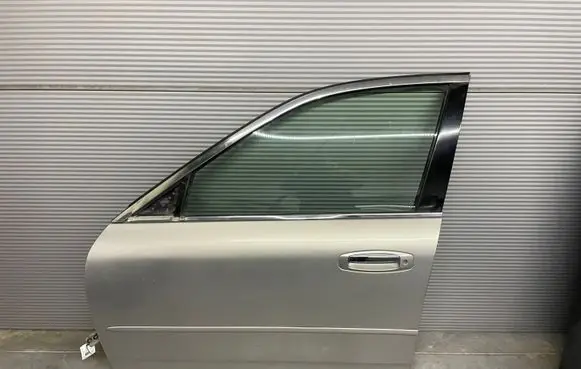 Infiniti G35 Front door