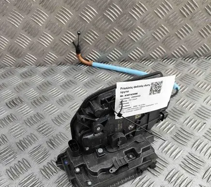 BMW X2 F39 Front door lock 7281936