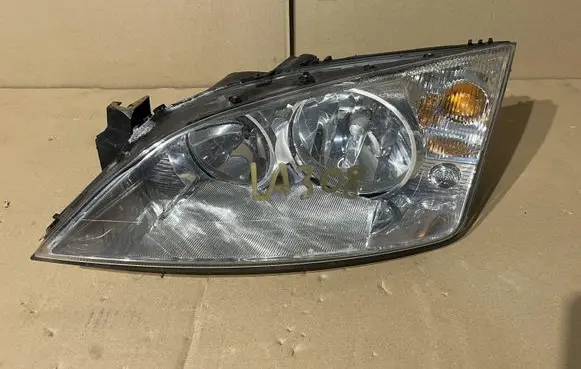 Ford Mondeo Mk III Headlight/headlamp 1S71-13006-SC