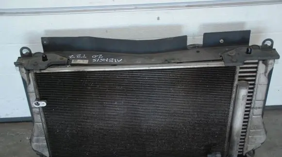 Toyota Avensis T270 Radiator set XXX 126KM