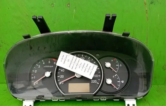 KIA Carens II Speedometer (instrument cluster) 940031D811