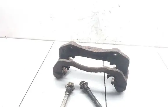 Opel Frontera B Front Brake Caliper Pad/Carrier 