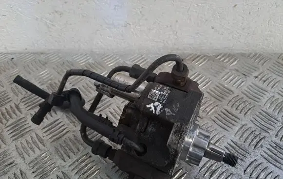 Toyota Avensis T250 Fuel injection high pressure pump HU2940000061 221000G010