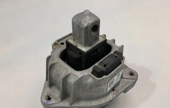 BMW 5 F10 F11 Engine mount vacuum valve 6851264