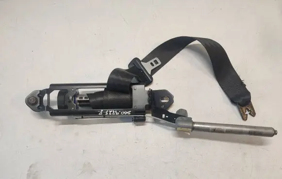 Volvo S60 Front seatbelt