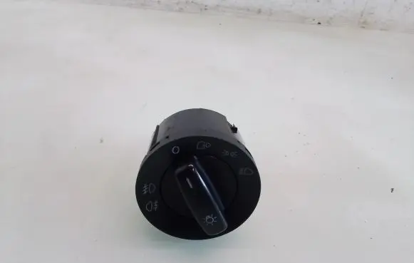 Volkswagen PASSAT B6 Light switch