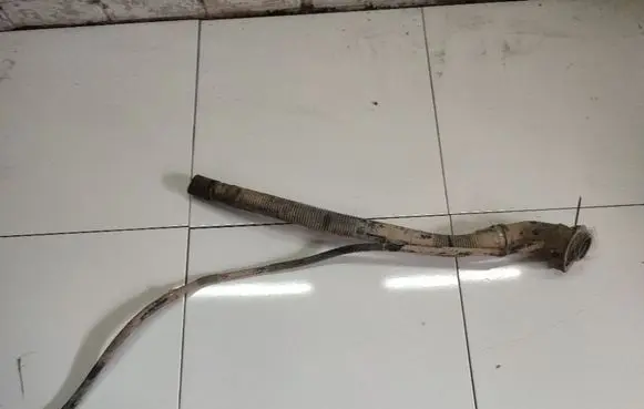 Renault Espace III Fuel tank filler neck pipe 
