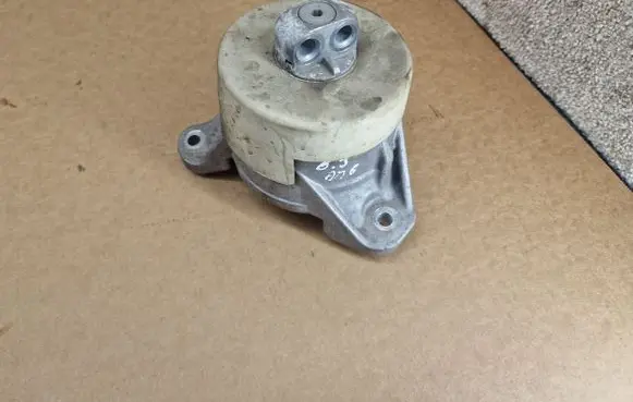 Mercedes-Benz E AMG W213 Engine mount bracket A2132401300