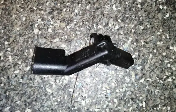 Volkswagen Touran I Crankshaft position sensor 032906433