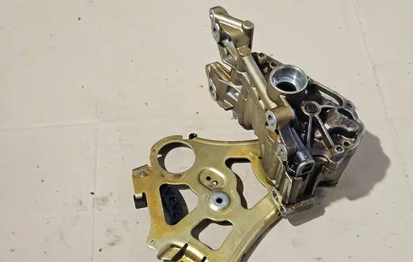 BMW 3 E90 E91 Oil pump 7573748 910598