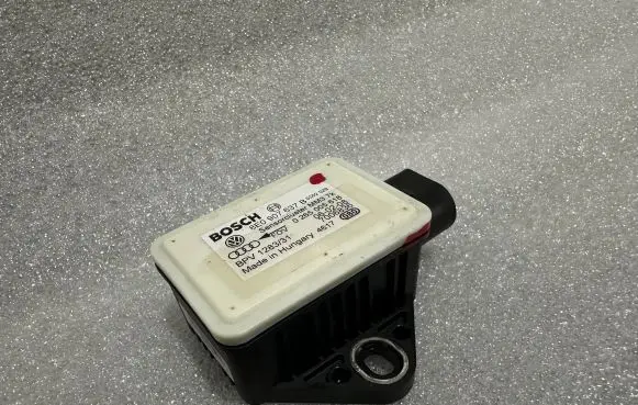 Audi A6 S6 C6 4F ESP acceleration yaw rate sensor 8E0907637B 0265005618