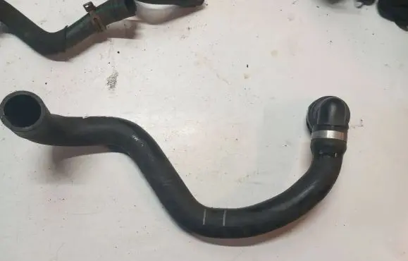 Volvo V40 Engine coolant pipe/hose 31474987