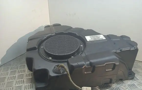 Jeep Grand Cherokee Subwoofer speaker 05064610ACA