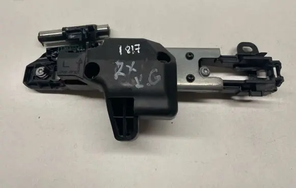 Rear door exterior handle/bracket