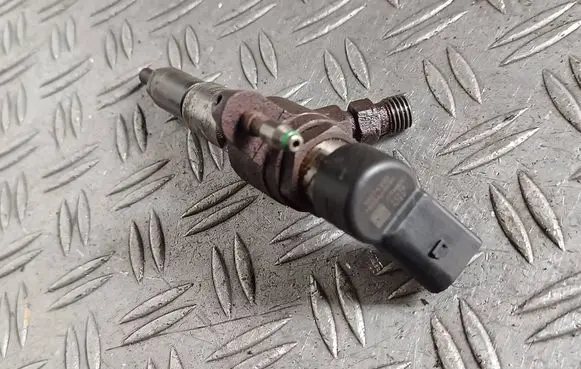 Volvo V40 Fuel injector 9802448680 50274V05 62576
