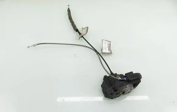Nissan Qashqai Front door lock 