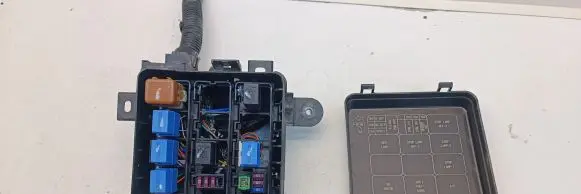 Nissan Leaf II (ZE1) Fuse box set 243843NA0A 7154745130
