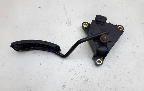 Renault Scenic I Accelerator throttle pedal 8200159647 3063A 12063