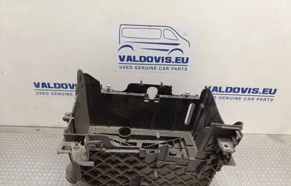 Battery box tray