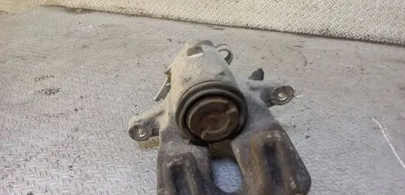 Opel Insignia A Rear brake caliper