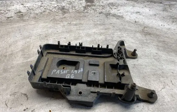 Volkswagen PASSAT B6 Battery tray 1k0915333c