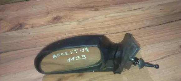 Hyundai Accent Front door electric wing mirror e4012129 nenustayta
