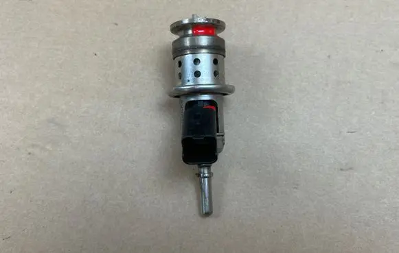 Opel Combo E AdBlue injector 9813930180