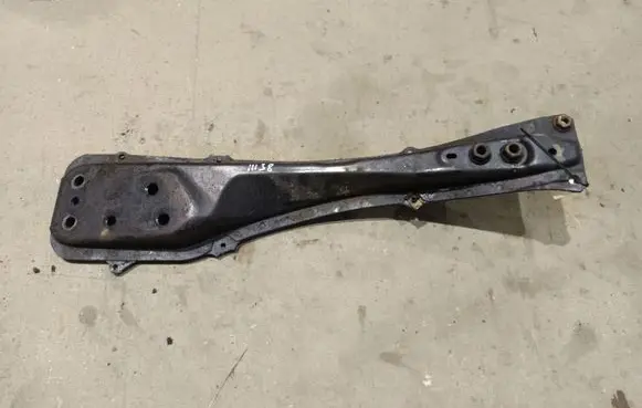 Toyota Corolla Verso AR10 Front subframe 