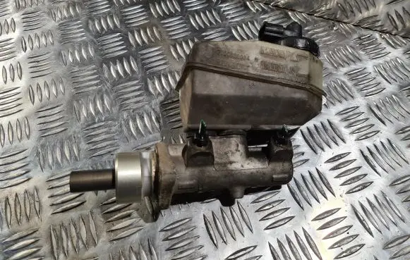 Renault Megane I Master brake cylinder