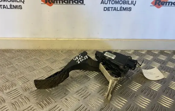 Volkswagen New Beetle Accelerator throttle pedal 1J1721503H