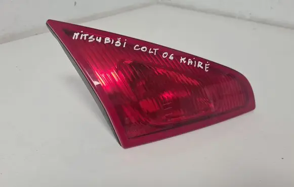 Mitsubishi Colt Tailgate rear/tail lights MN105623