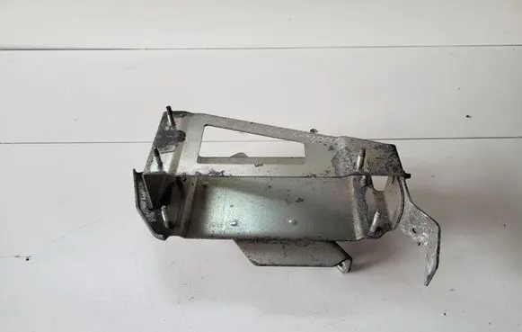 Nissan Qashqai Engine control unit holder 