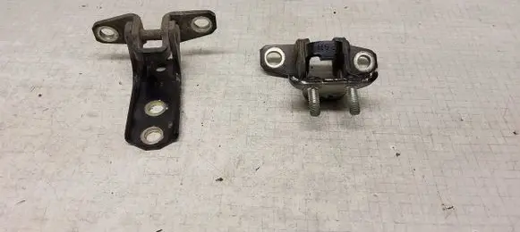 Mitsubishi Outlander Rear door lower hinge