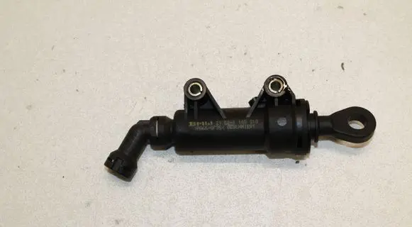 BMW 5 E39 Clutch master cylinder 21521165010