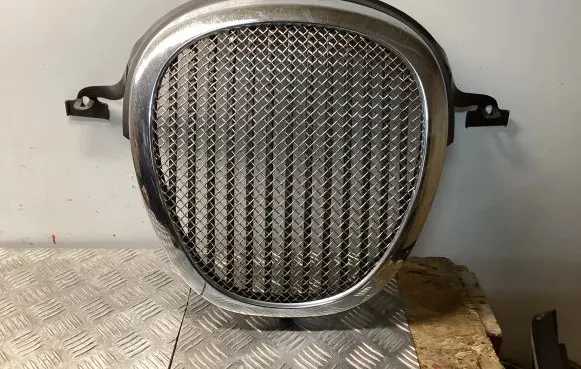 Jaguar S-Type Front grill XR838A133AA XR838A100AA