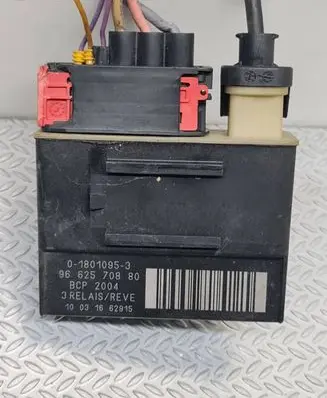 Peugeot 3008 I Glow plug pre-heat relay 018010953 9662570880