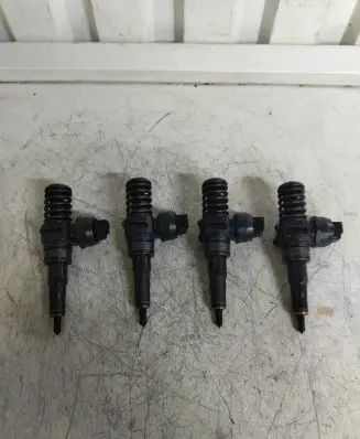 Skoda Roomster (5J) Fuel injector 038130073AG