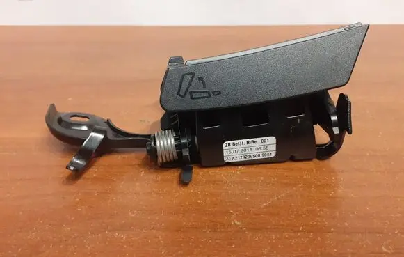 Mercedes-Benz E W212 Seat adjustment handle A2129209500