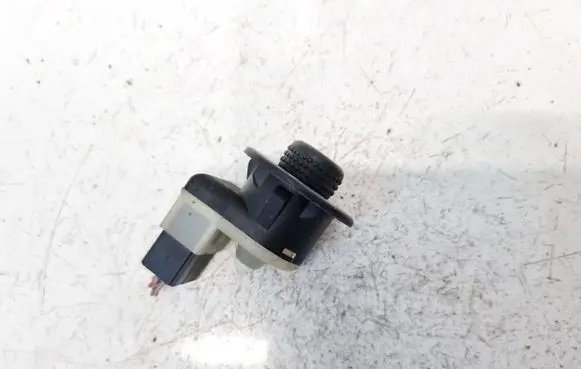 Renault Megane II Wing mirror switch 8200002442