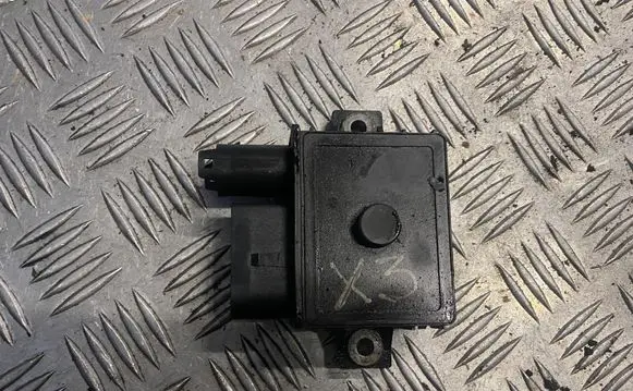 BMW X3 E83 Glow plug pre-heat relay 0006266774