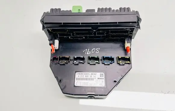 Mercedes-Benz CLS C218 X218 Fuse module A2129003814 A2129015504 A2129020706