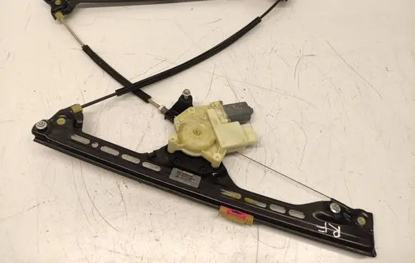 Citroen C4 II Picasso Front door electric window regulator 9675924680 C03447200