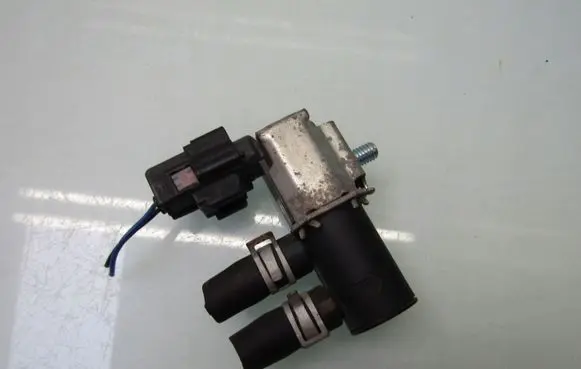 Suzuki Vitara (LY) Vacuum valve K5T48589