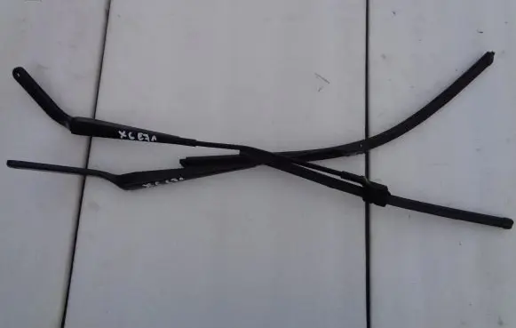 BMW X6 E71 Front wiper blade arm