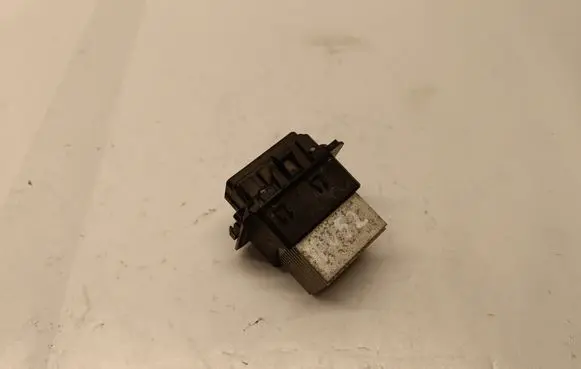 Subaru XV Heater blower fan relay T1000034Z T1000034ZD