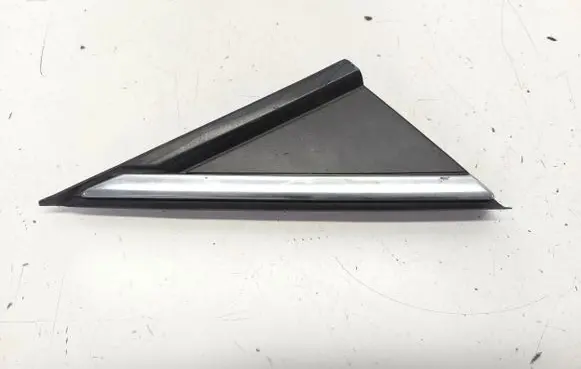 Opel Astra K Fender end trim 39041996 482722431